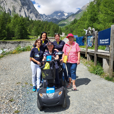 Hermann mit unserem Team und seiner Frau